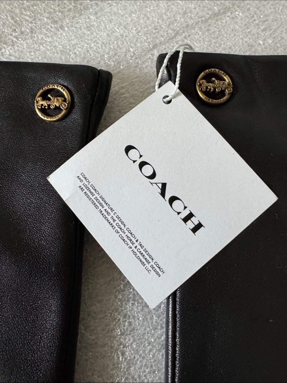 NWT Coach Ladies Smooth Tech  Leather Gloves in Black with Signature Button